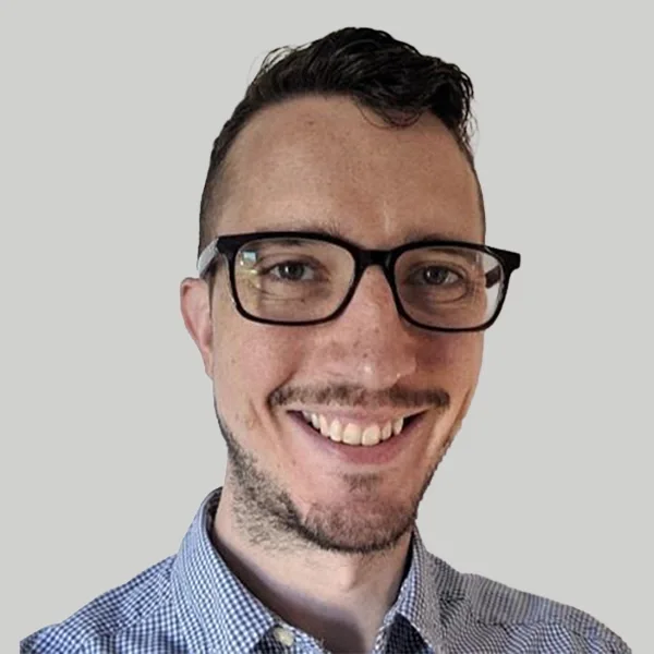 Headshot of Digitally Cognizant author Duncan Roberts