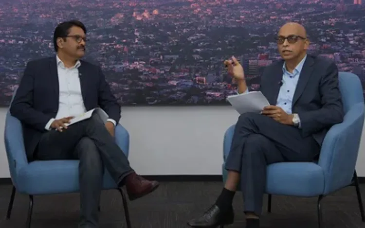 Vishal and Rajesh having a one-on-one meeting